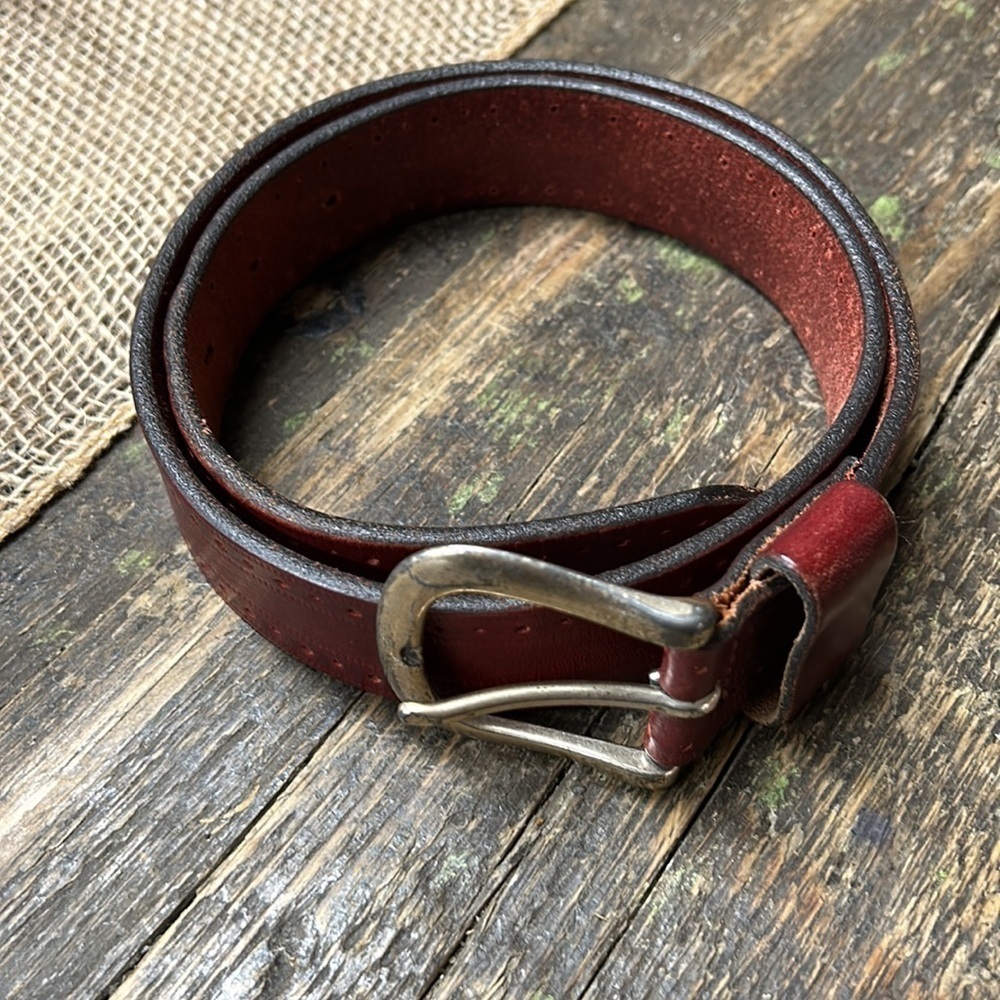 Vintage Made in Taiwan Leather tooled belt size 26” to 31”